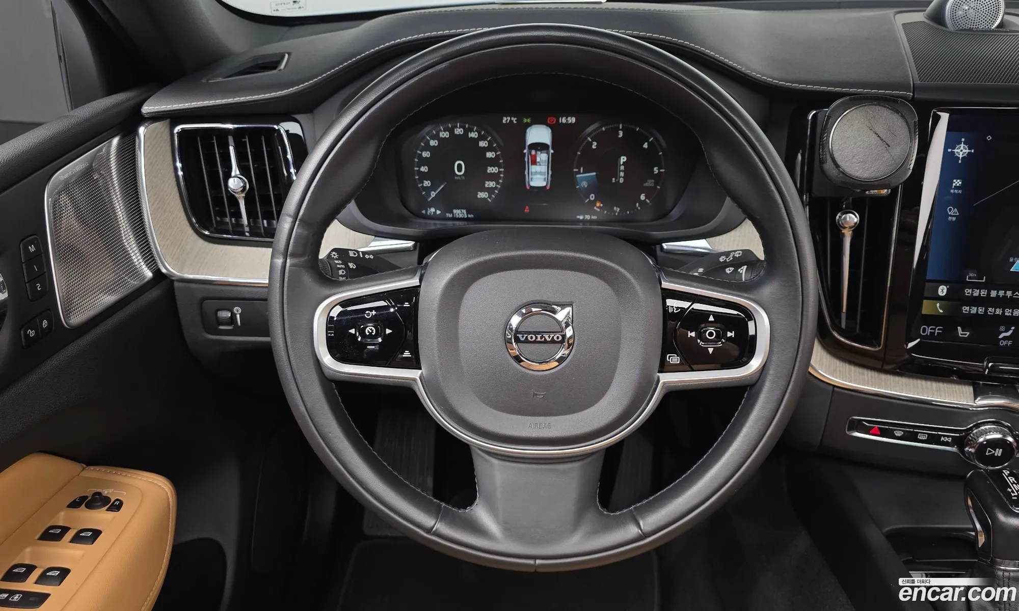 Volvo XC60 2018 — 18