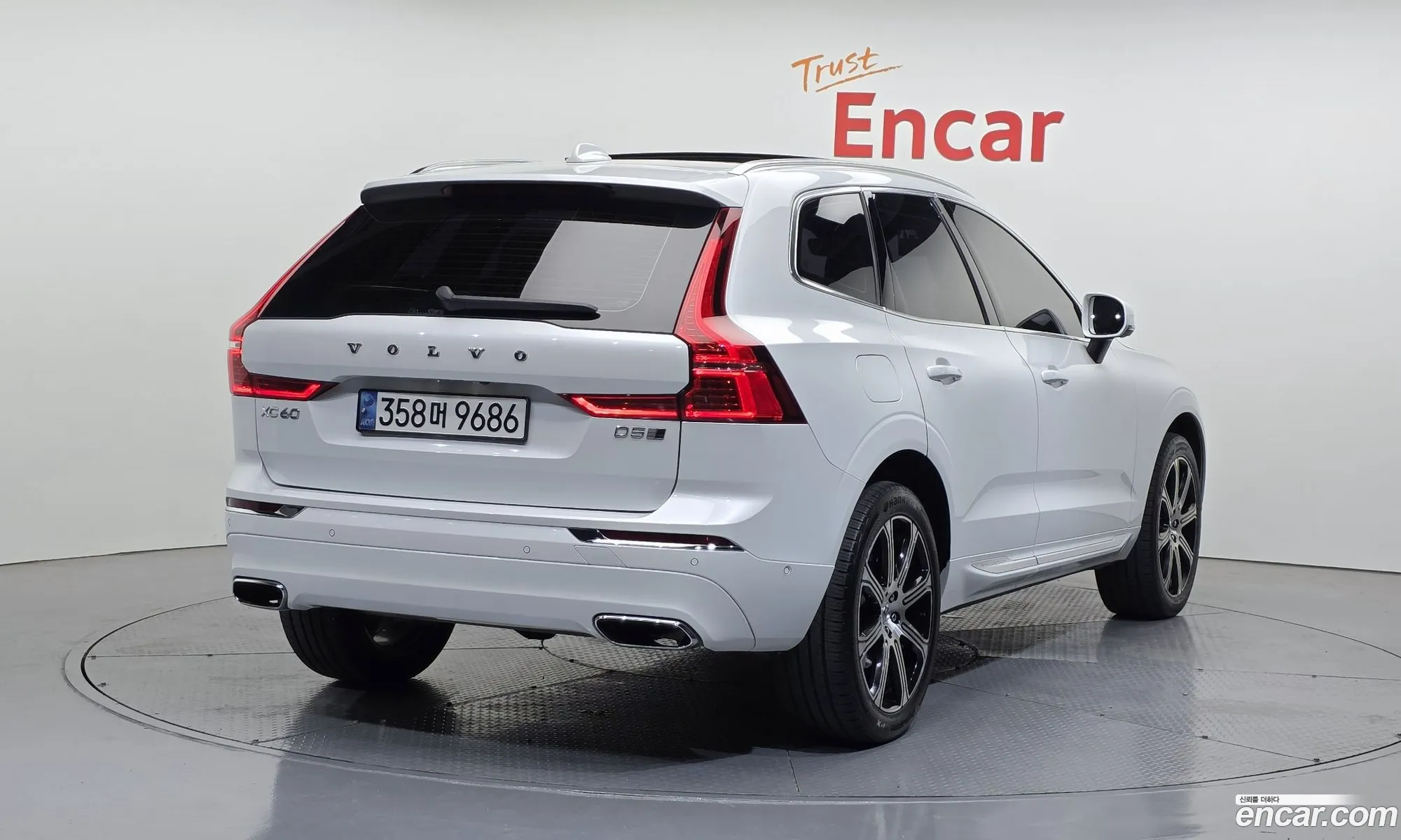 Volvo XC60 2018 — 10