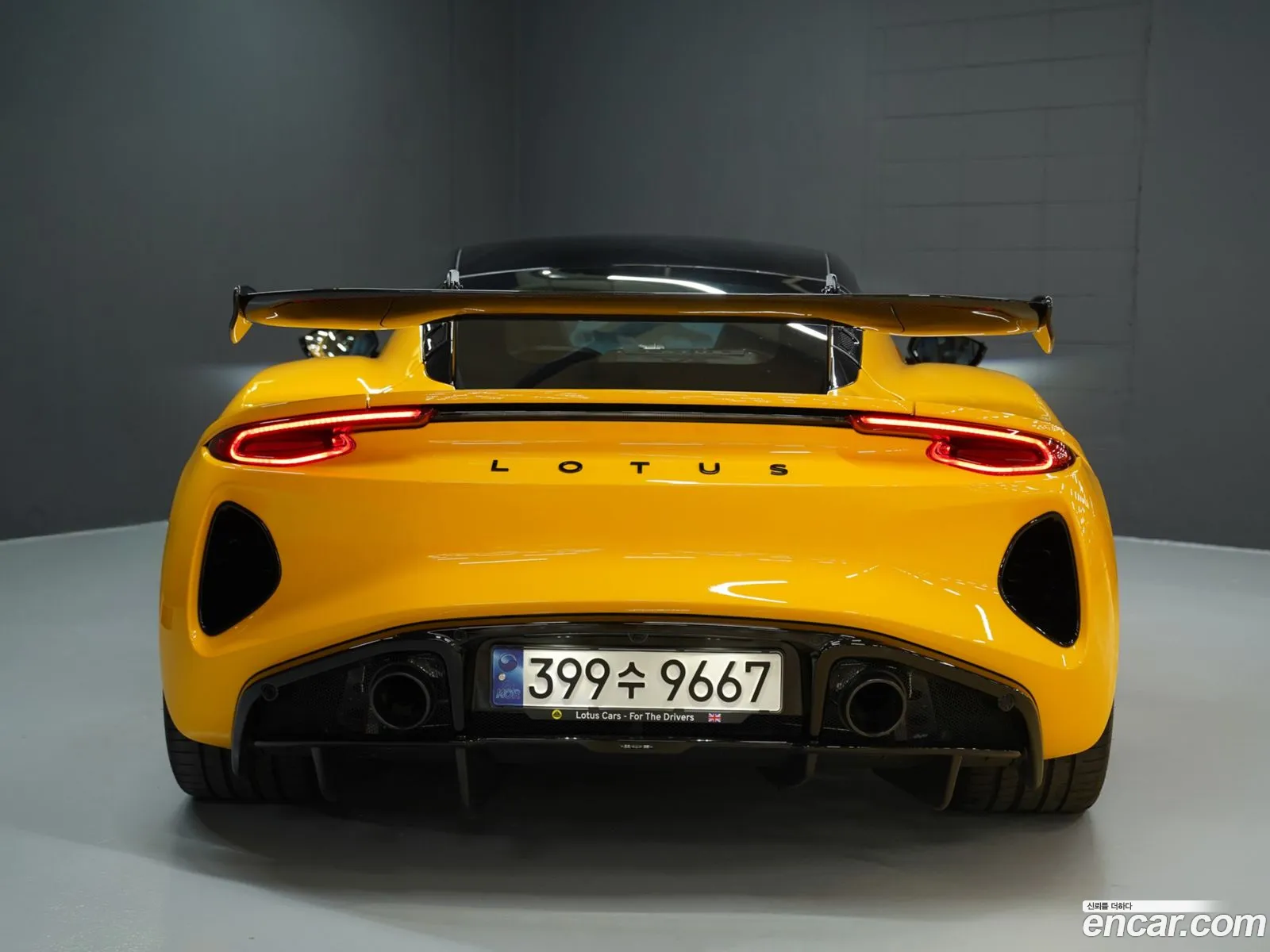 Lotus Emira 2024 — 12