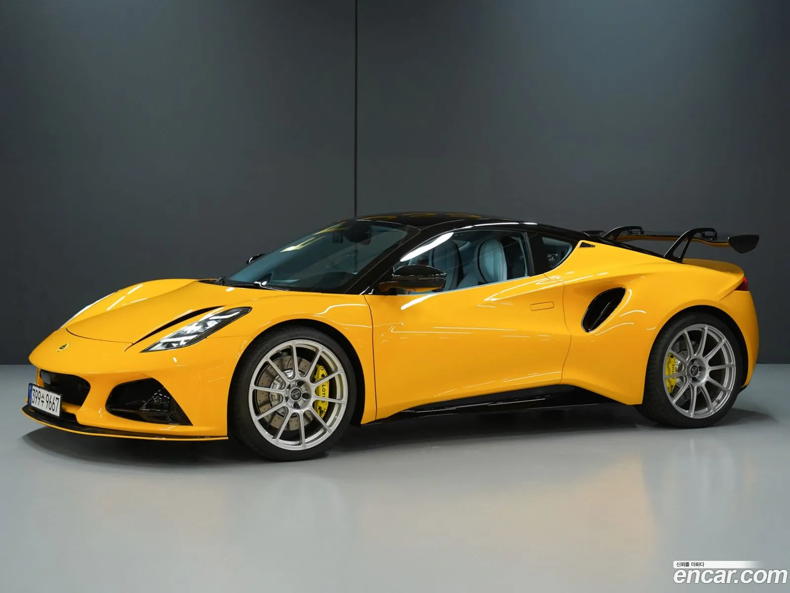 Lotus Emira 2024 — 17