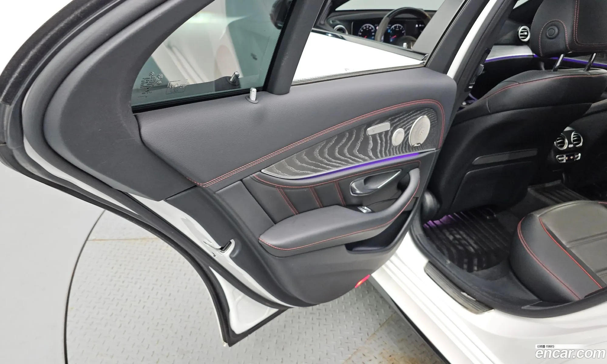 Mercedes-Benz E-Class W213 2023 — 25