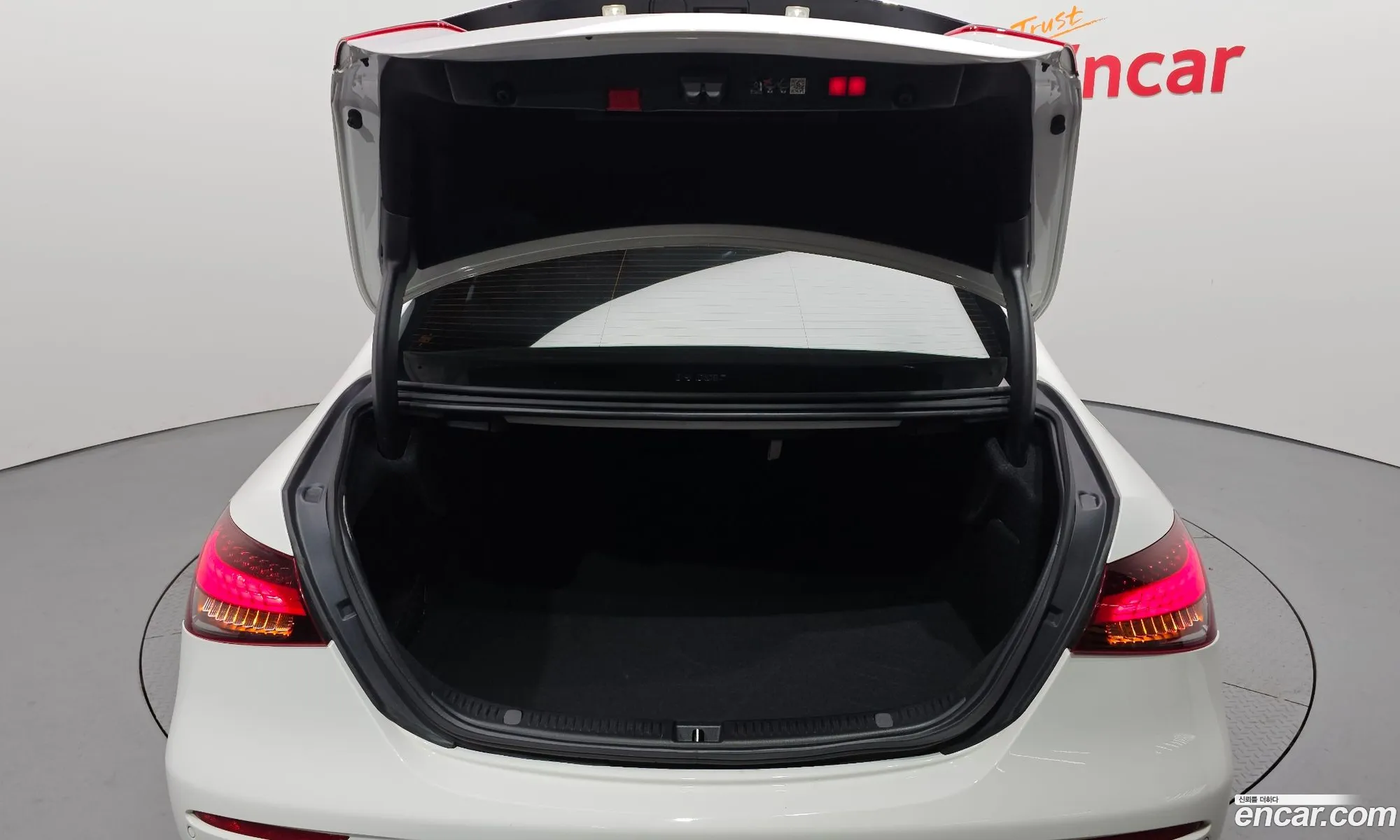 Mercedes-Benz E-Class W213 2023 — 17