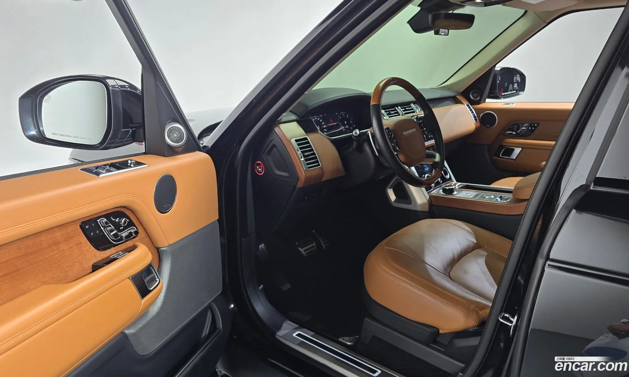 Land Rover Range Rover 2018 — 23
