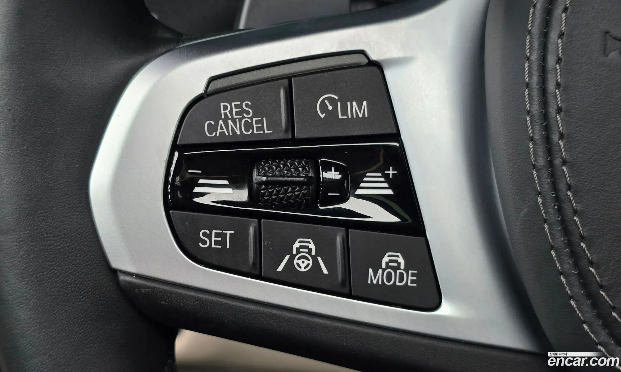 BMW X7 2021 — 28