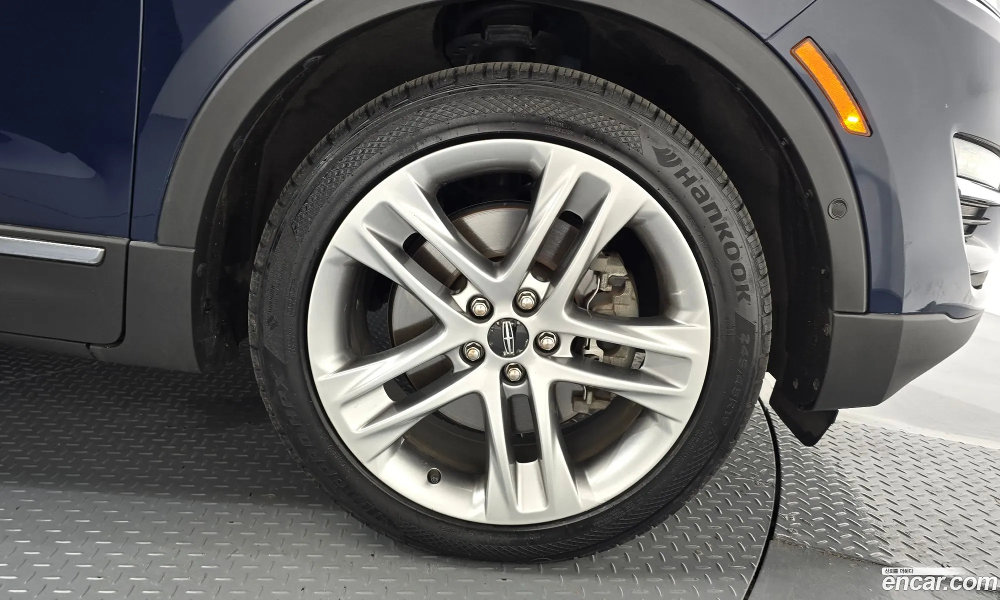 Lincoln MKC 2018 5LMCJ3D90JUL09586 — 20