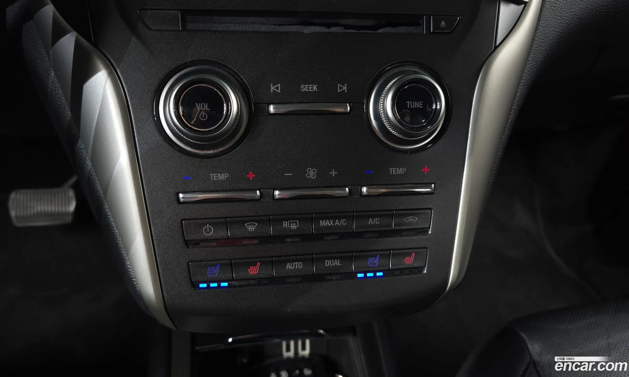 Lincoln MKC 2018 5LMCJ3D90JUL09586 — 25