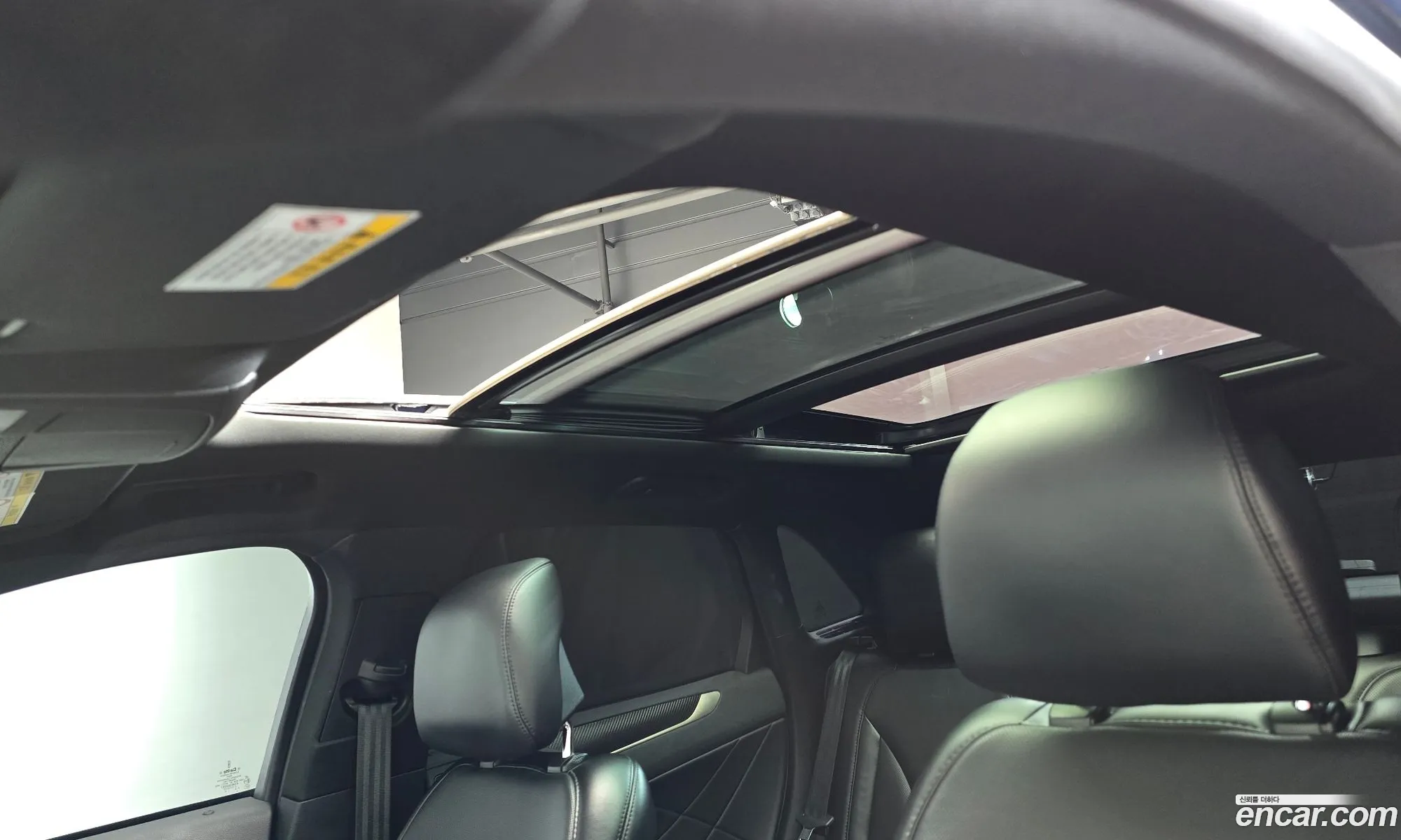 Lincoln MKC 2018 5LMCJ3D90JUL09586 — 6