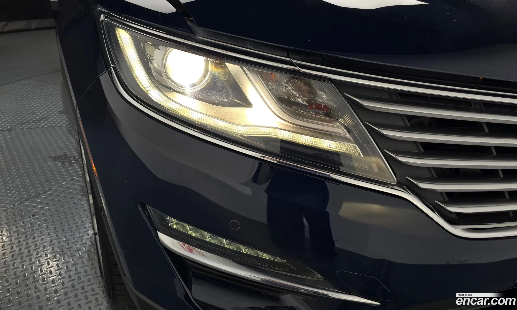 Lincoln MKC 2018 5LMCJ3D90JUL09586 — 7