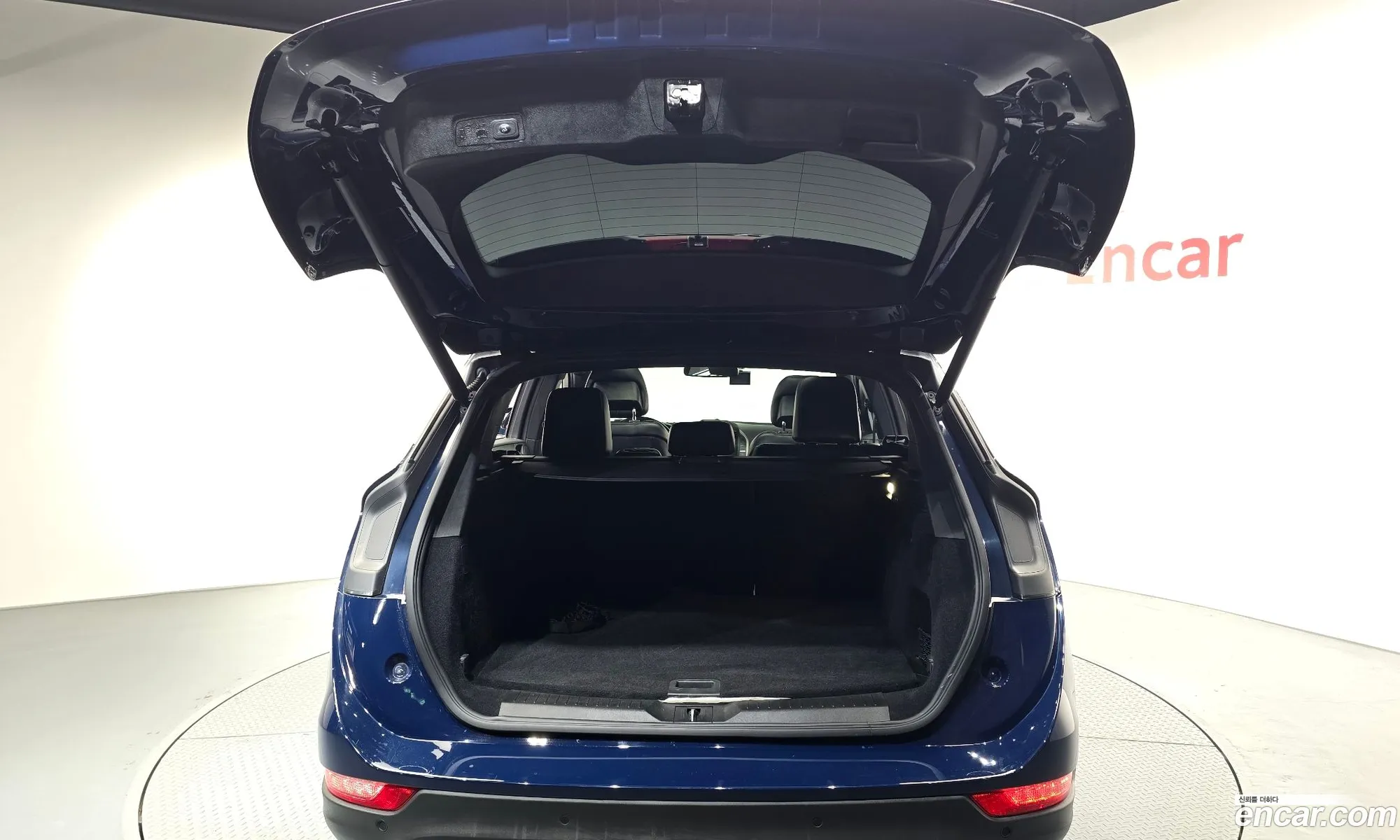 Lincoln MKC 2018 5LMCJ3D90JUL09586 — 3