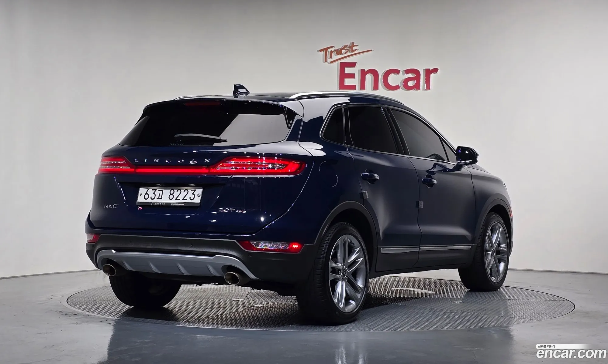 Lincoln MKC 2018 5LMCJ3D90JUL09586 — 24