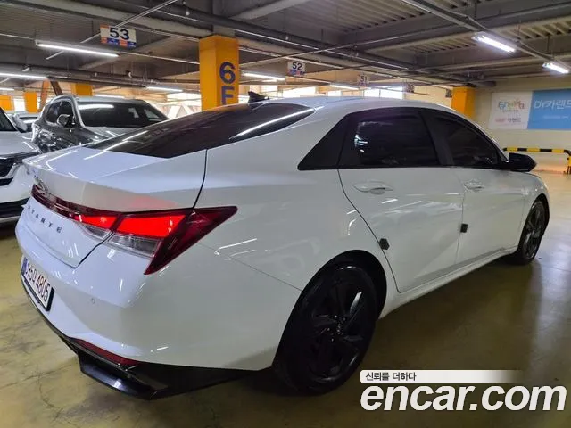 Hyundai Elantra Hybrid 2022 — 3