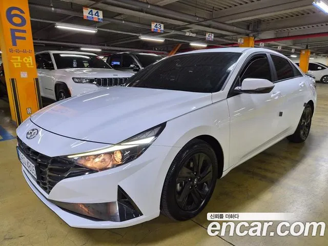Hyundai Elantra Hybrid 2022 — 2