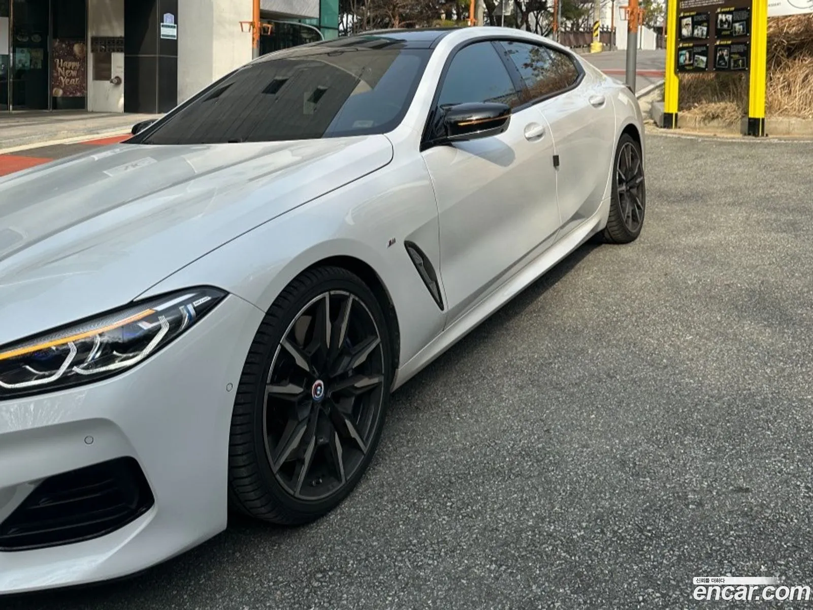 BMW 8 Series 2023 — 10