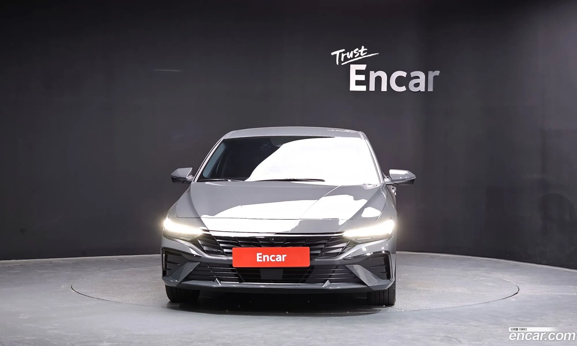 Hyundai Elantra 2025 — 4