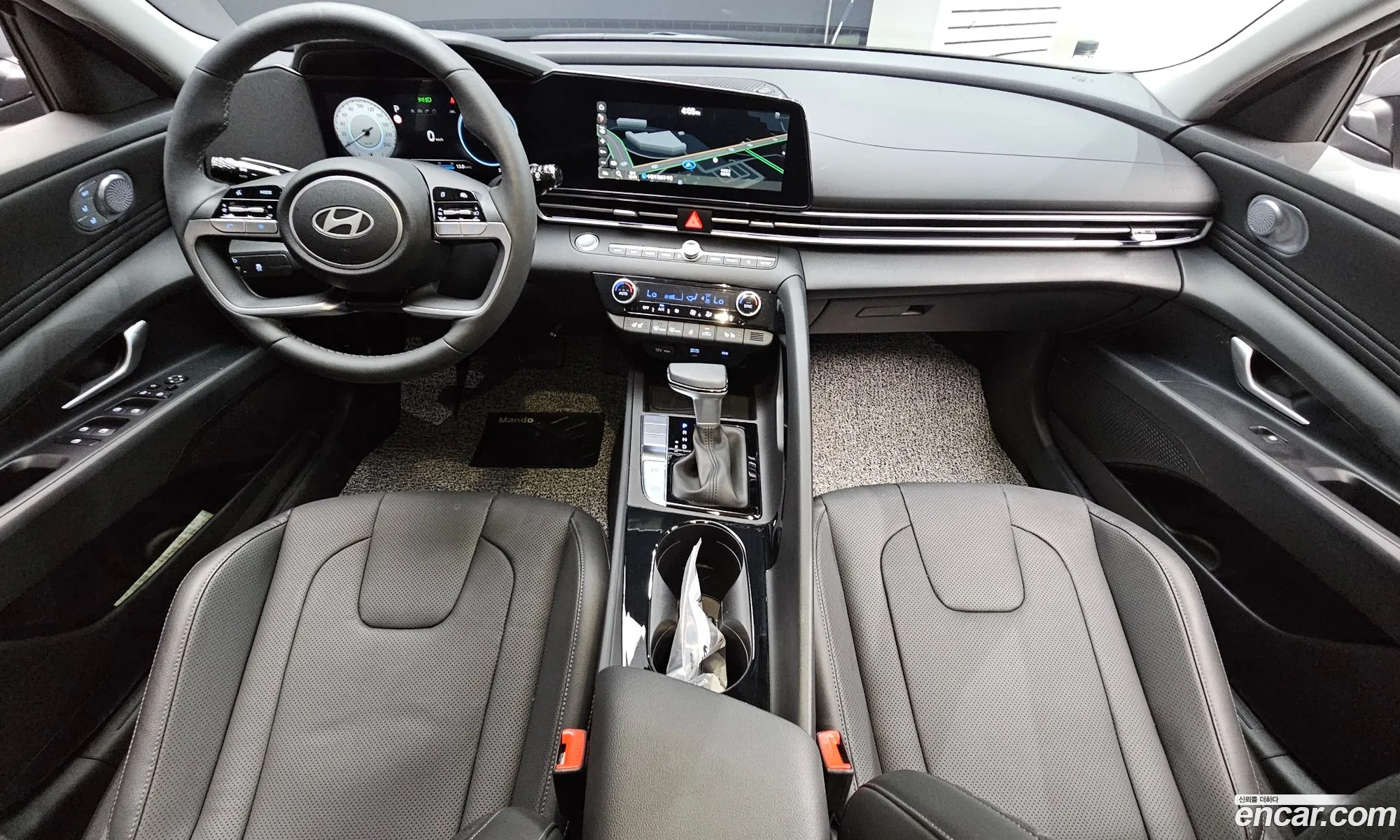 Hyundai Elantra 2025 — 3