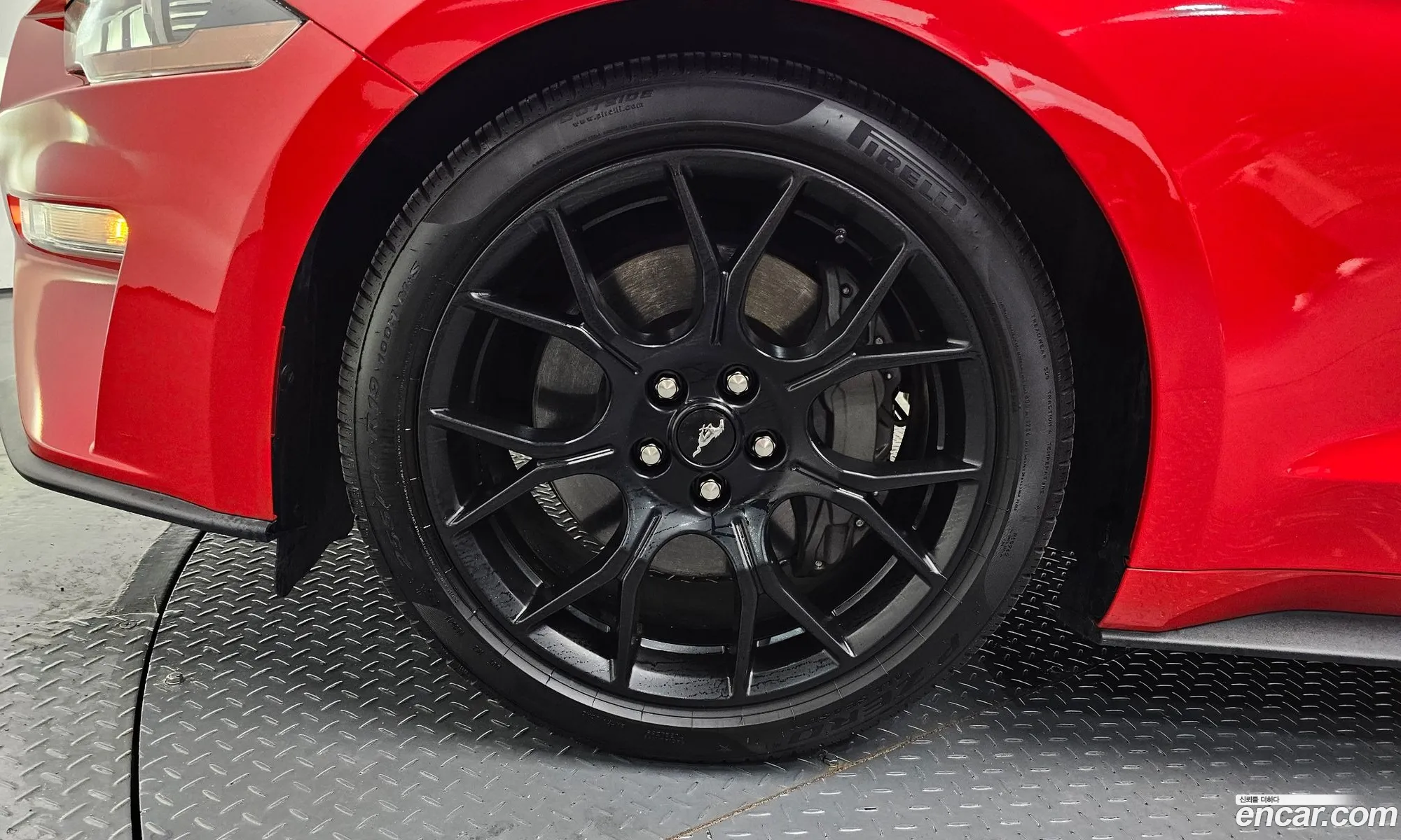 Ford Mustang 2022 — 3