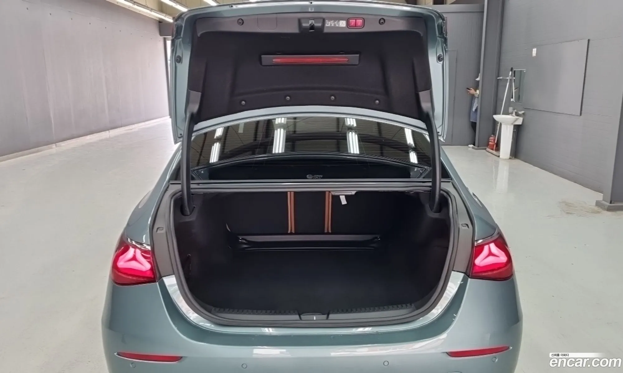 Mercedes-Benz E-Class W214 2024 — 10