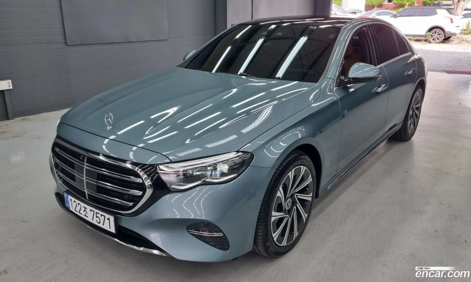 Mercedes-Benz E-Class W214 2024 — 12