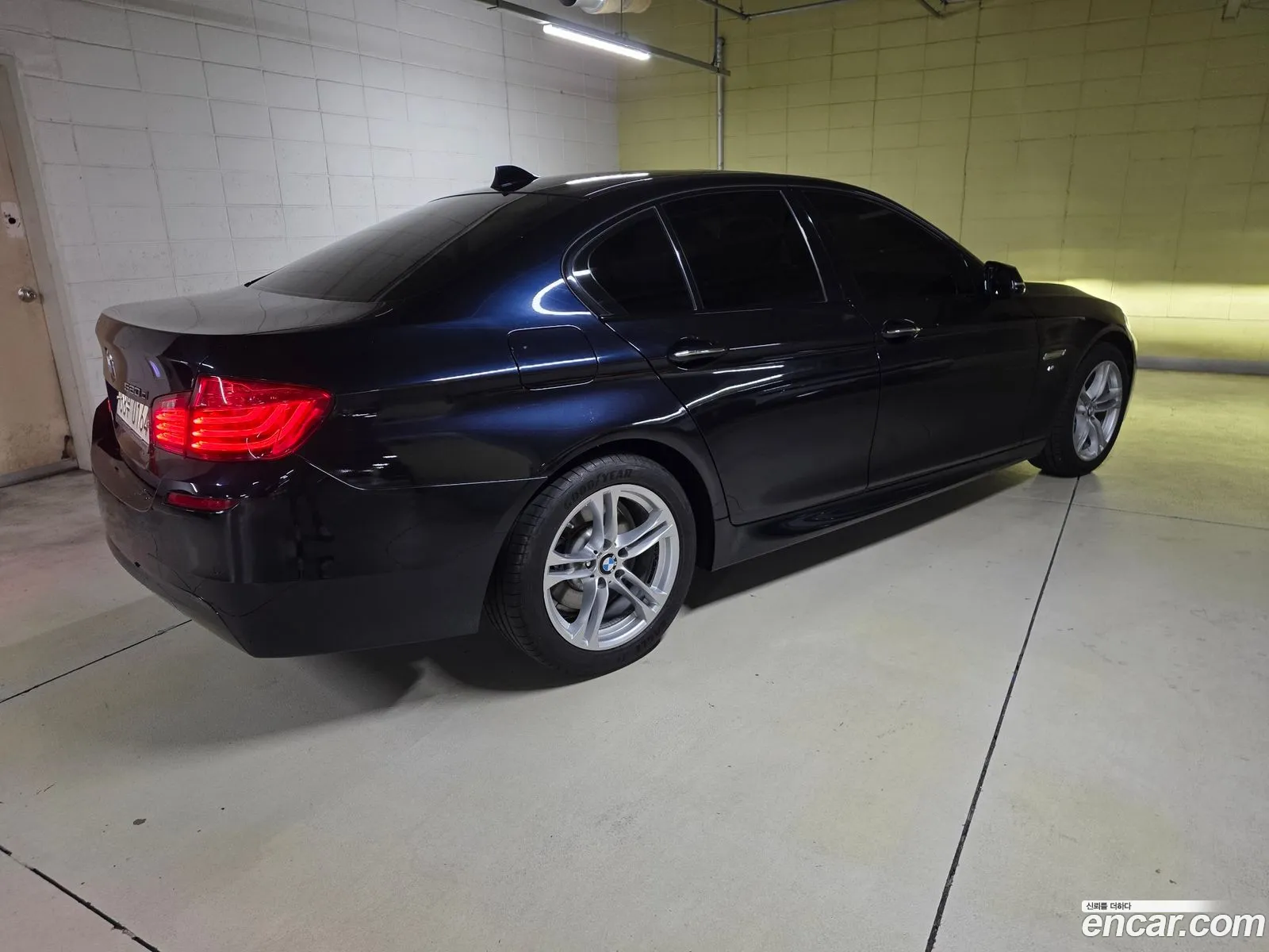 BMW 5 Series 2016 — 12
