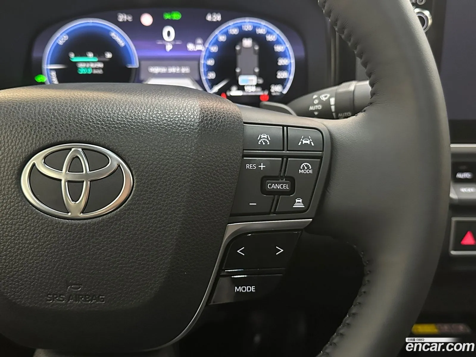 Toyota Camry 2025 — 5