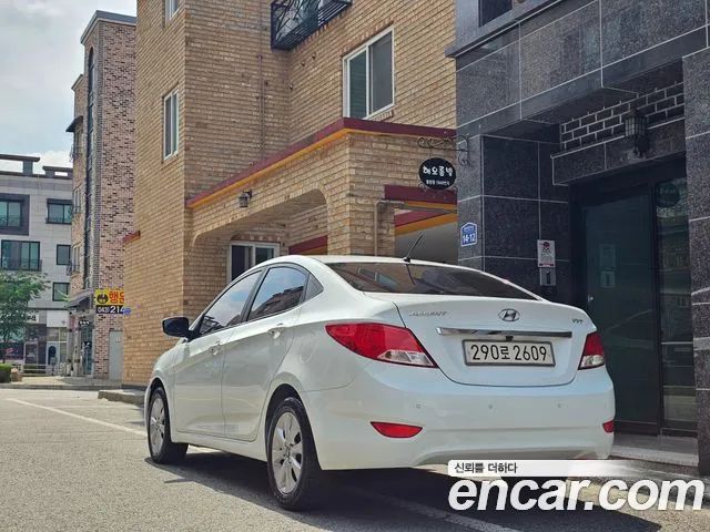 Hyundai Accent 2016 — 3