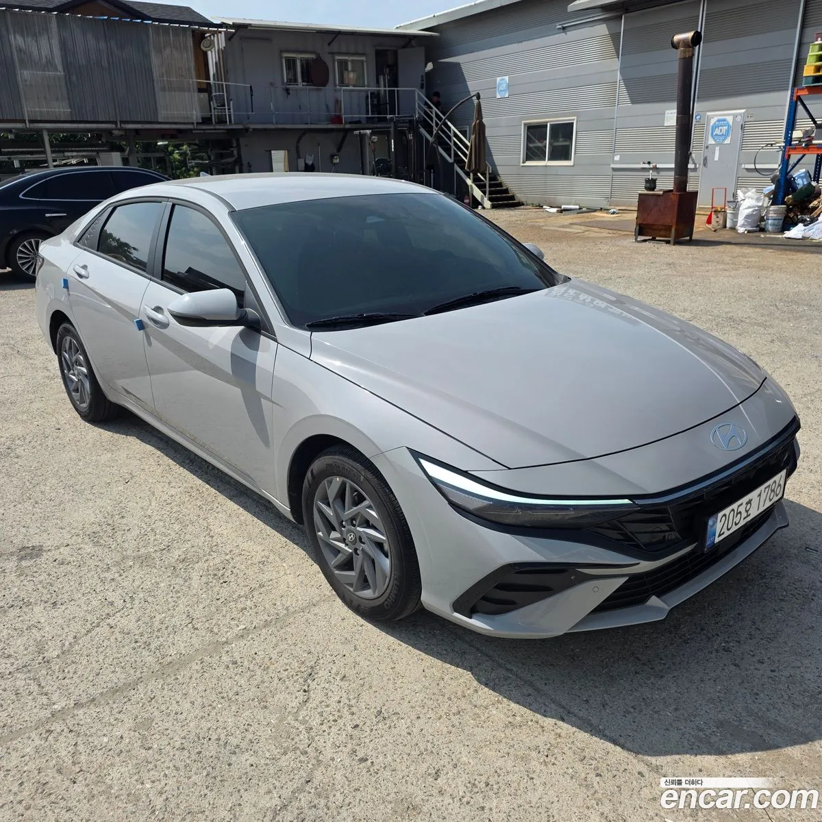 Hyundai Elantra 2026 — 4