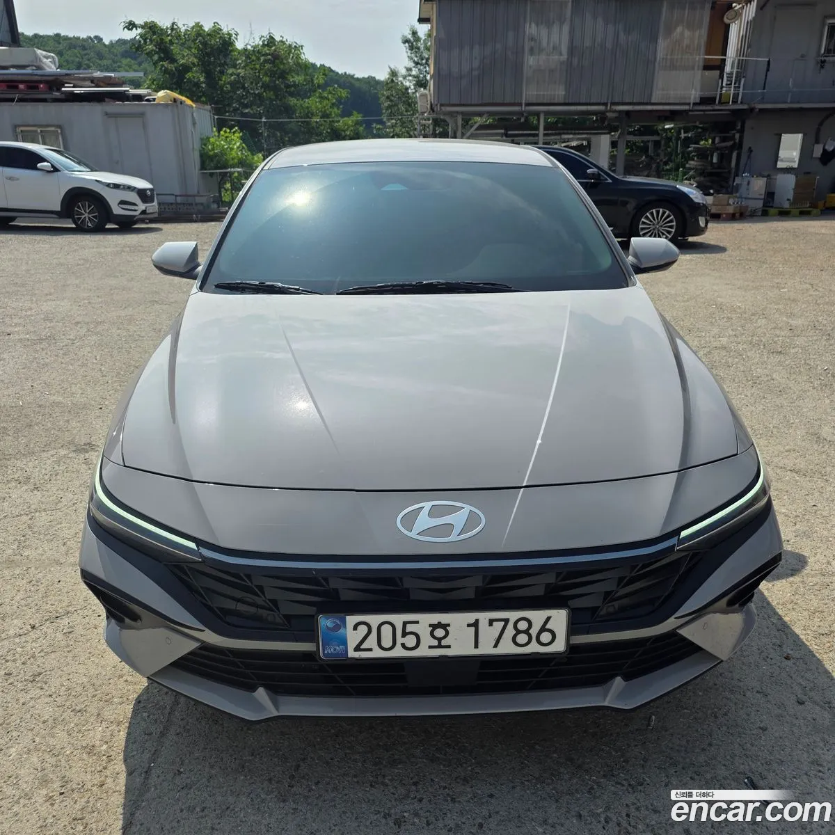 Hyundai Elantra 2026 — 2