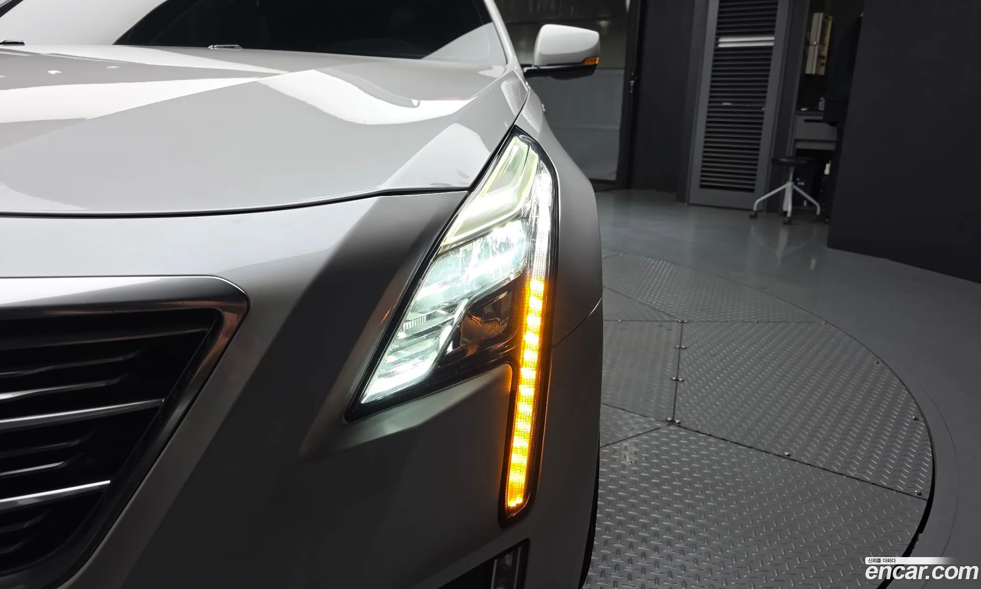 Cadillac CT6 2017 1G6K95RS0HU169474 — 35