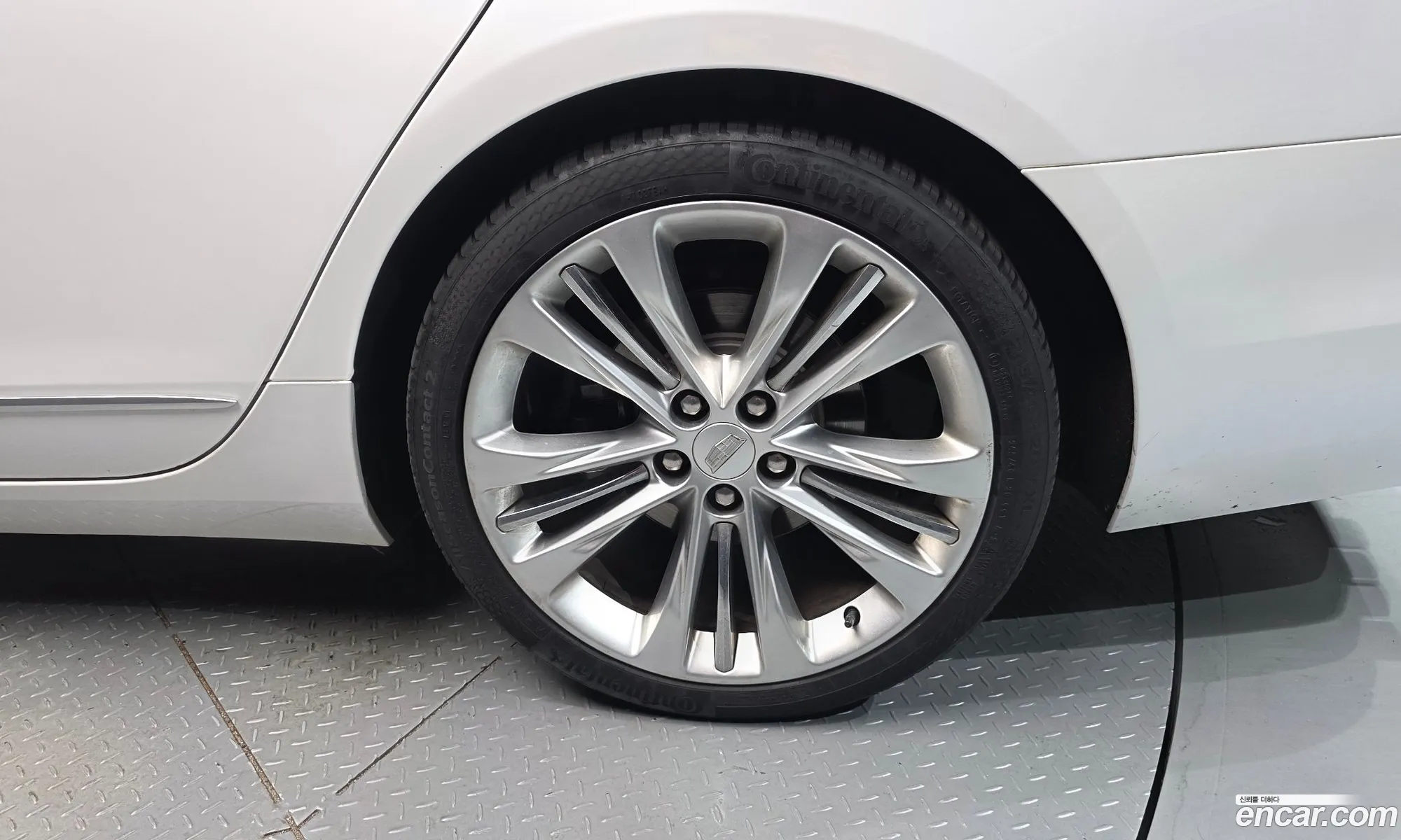 Cadillac CT6 2017 1G6K95RS0HU169474 — 9