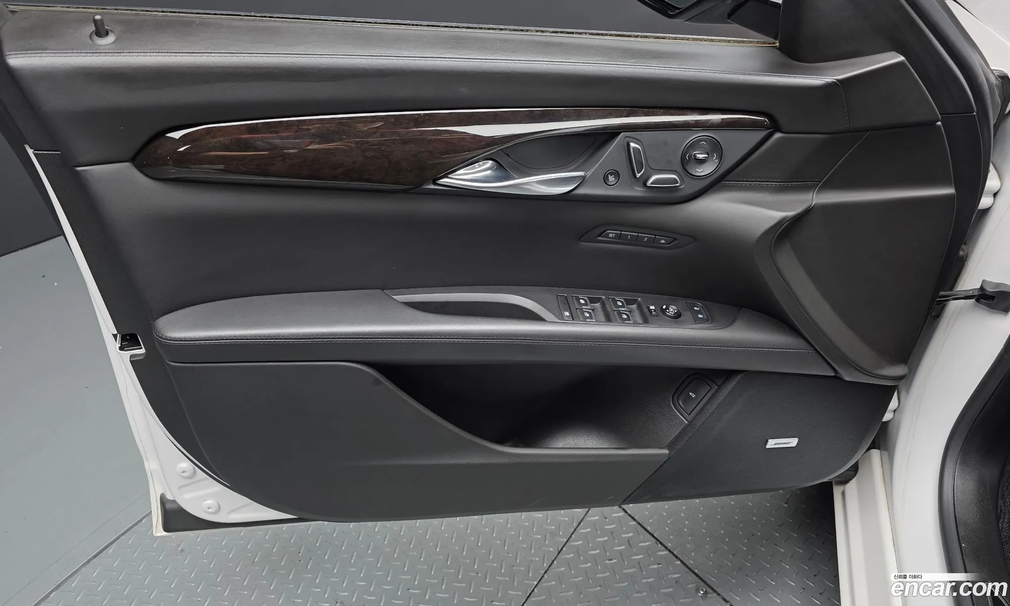 Cadillac CT6 2017 1G6K95RS0HU169474 — 10
