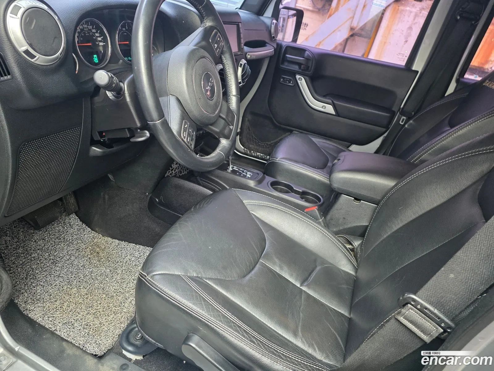 Jeep Wrangler 2015 — 11