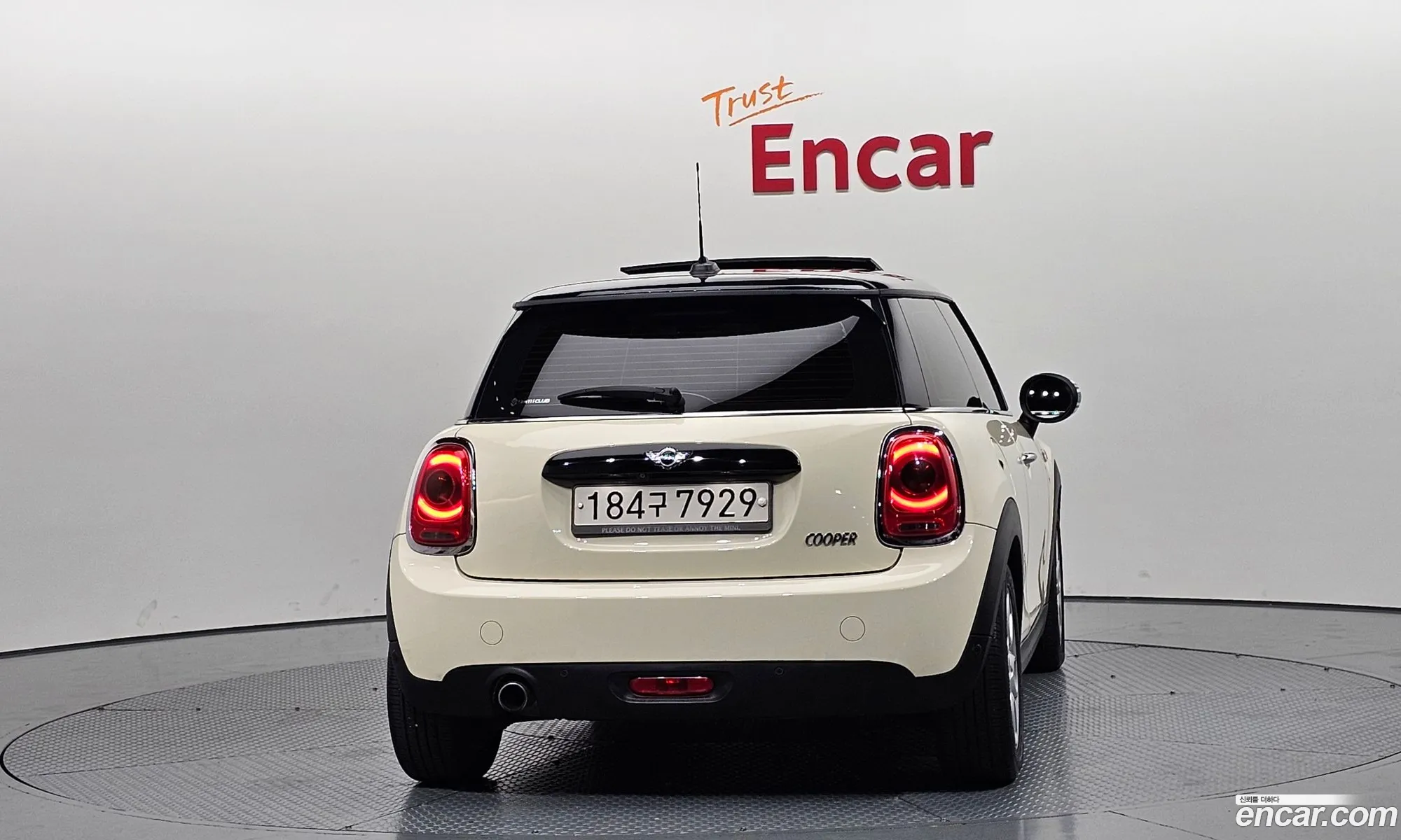 Mini Cooper 2017 WMWXP5107J2F93593 — 3