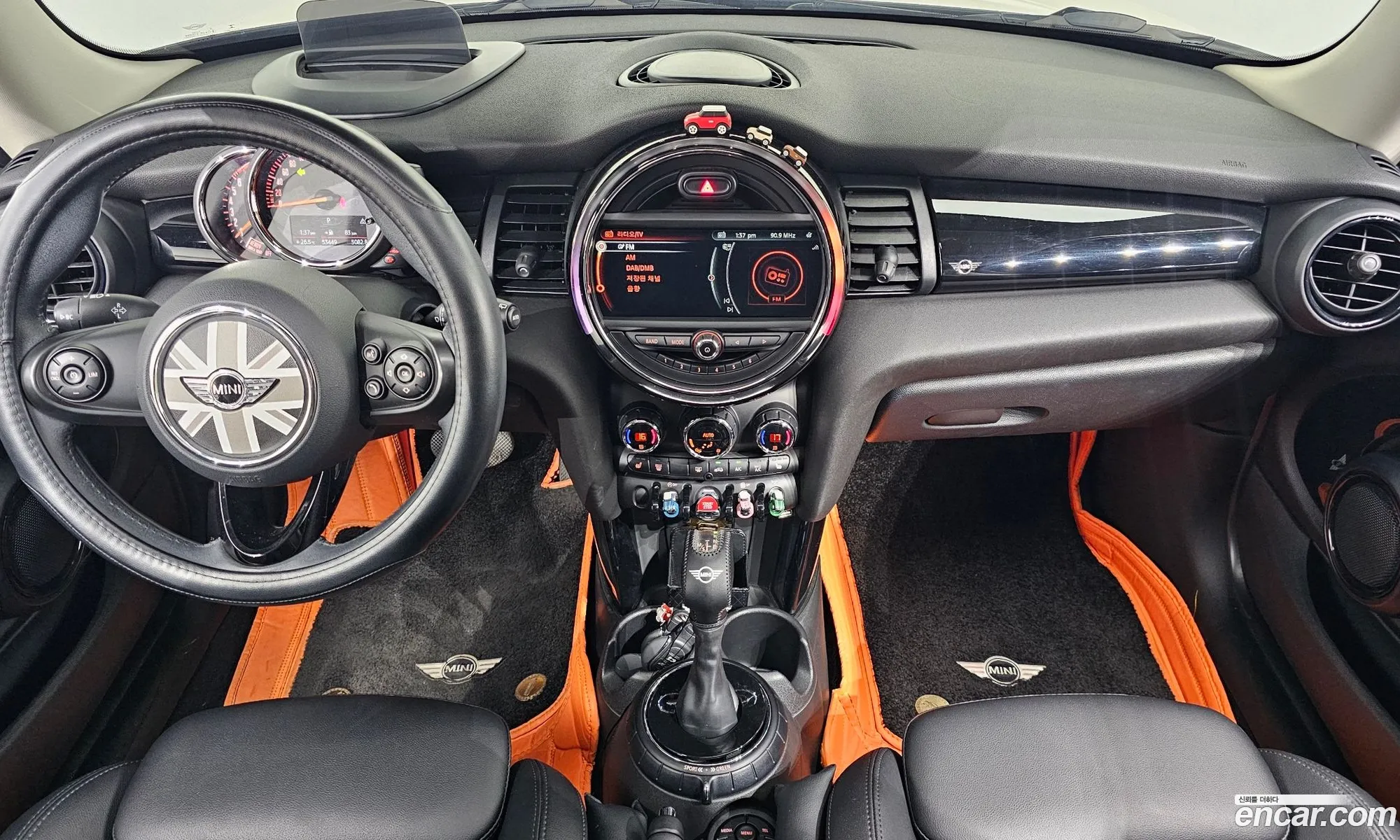 Mini Cooper 2017 WMWXP5107J2F93593 — 4