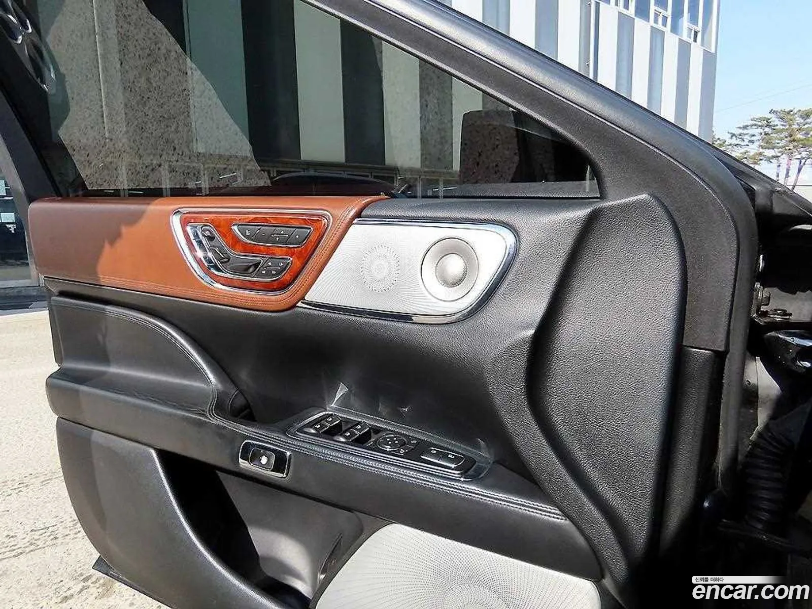 Lincoln Continental 10th Gen
