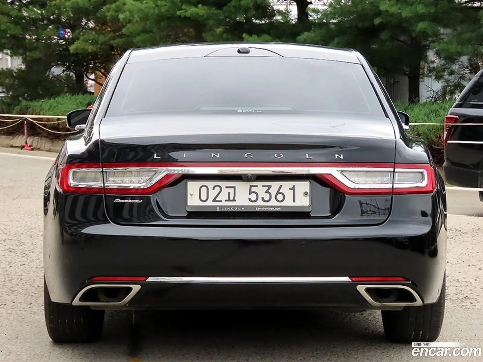 Lincoln Continental 10th Gen 2017 — 17
