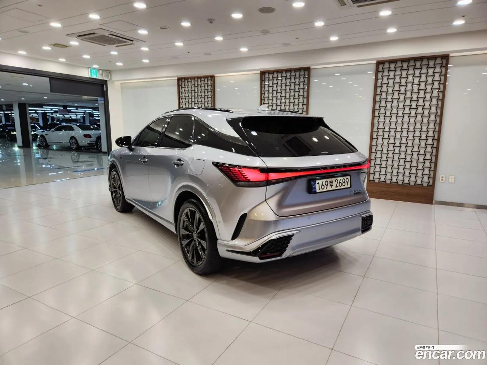 Lexus RX500h 2024 — 13