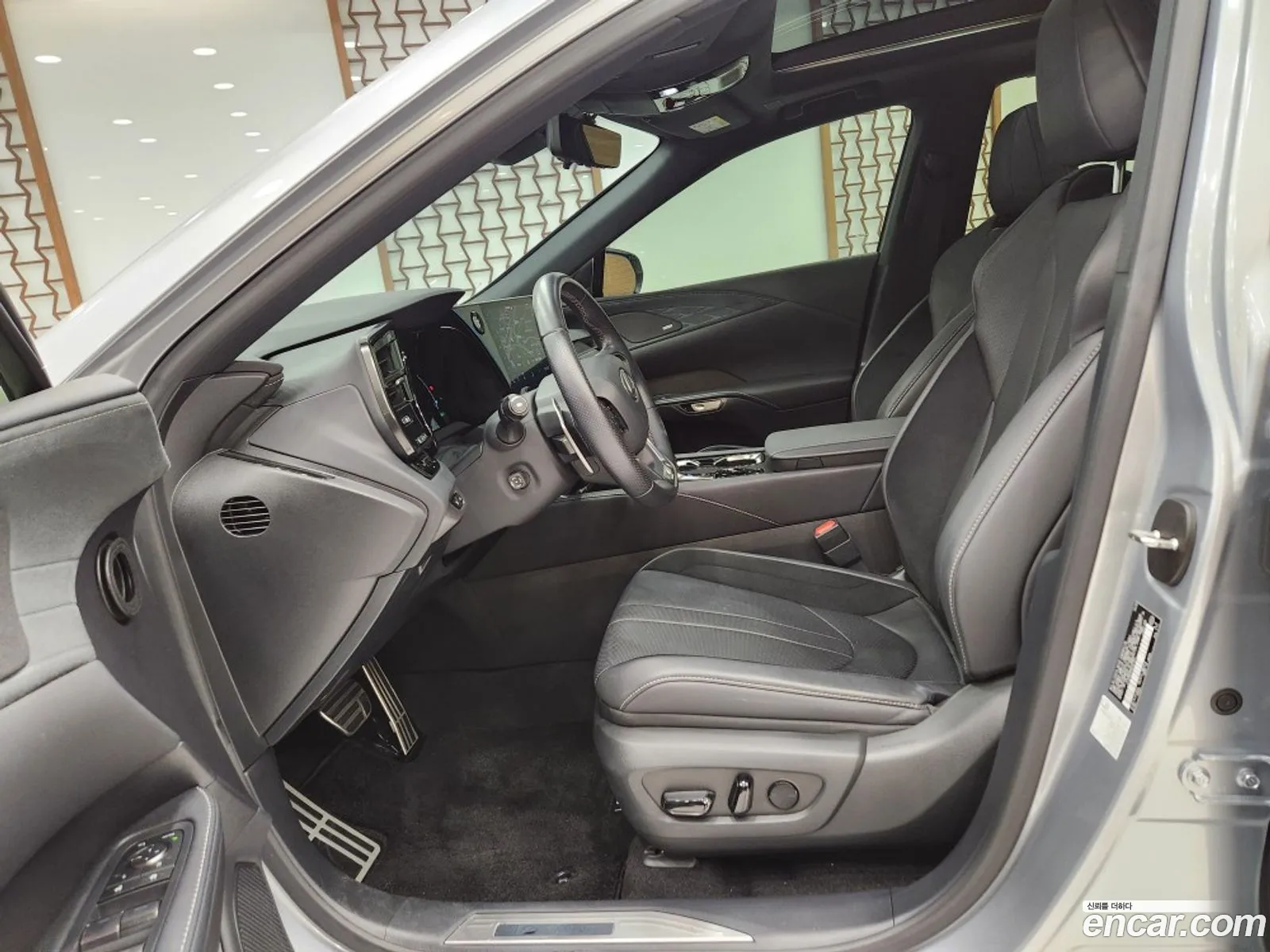 Lexus RX500h 2024 — 12