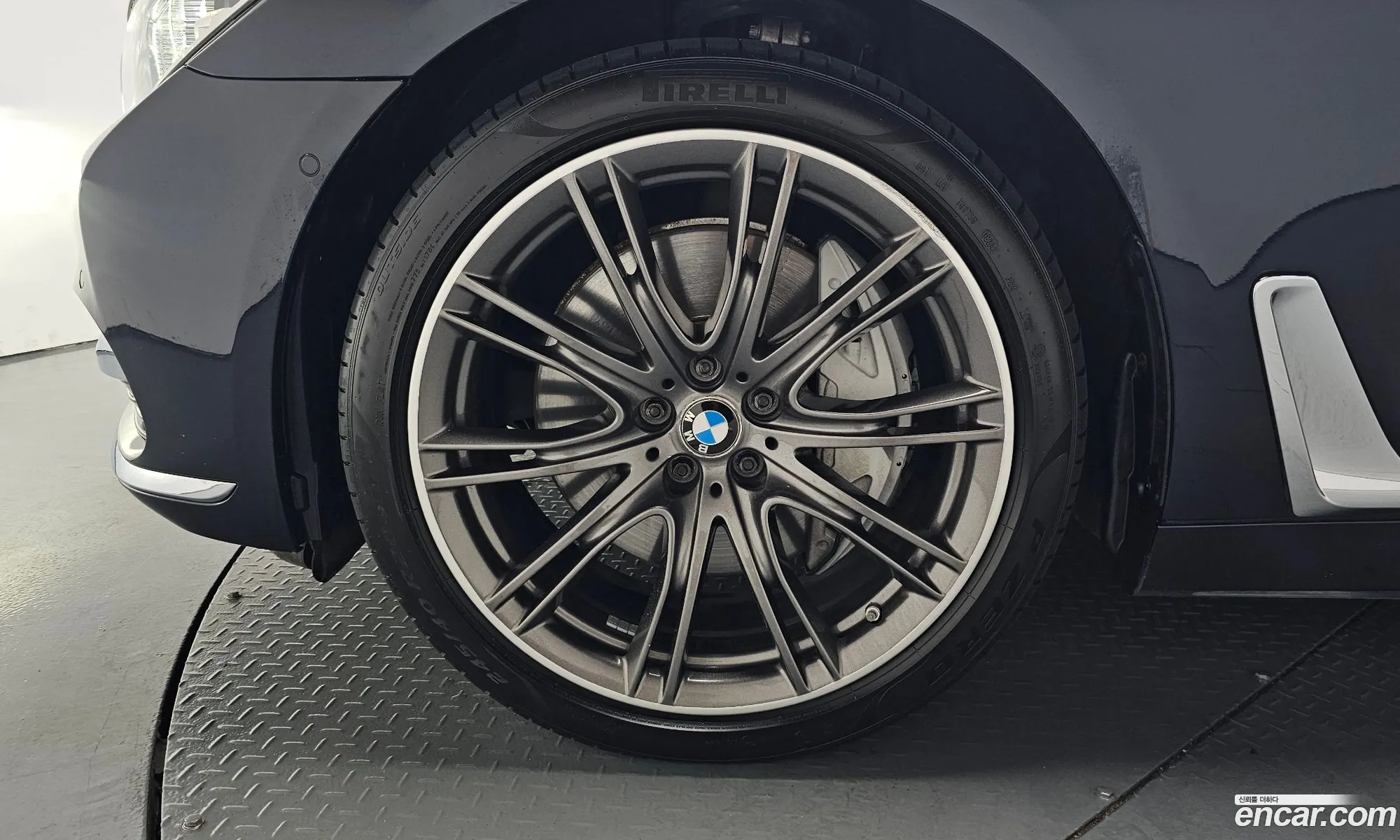 BMW 7 Series 2017 — 2