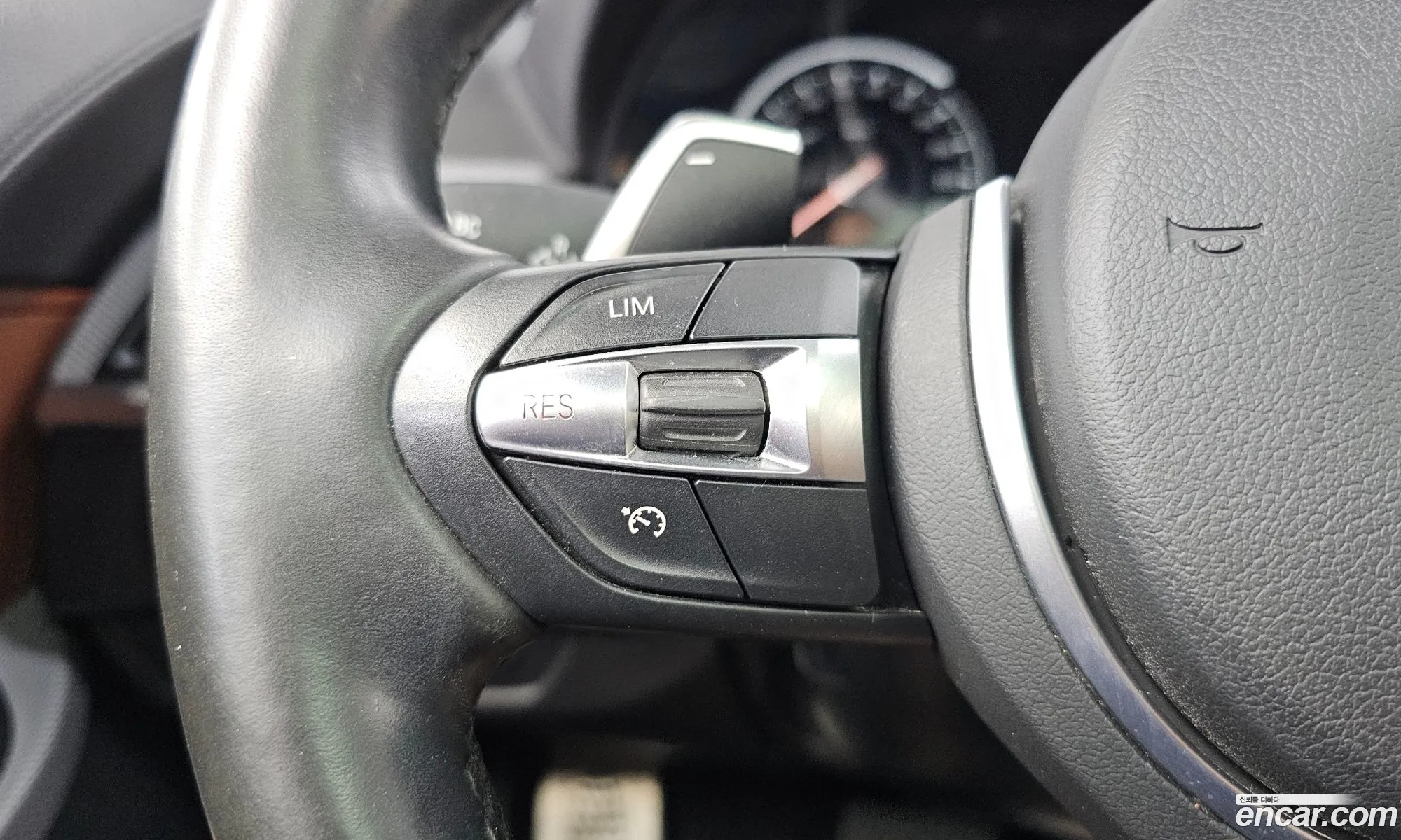 BMW 6 Series 2018 WBA6E4100JG693823 — 25