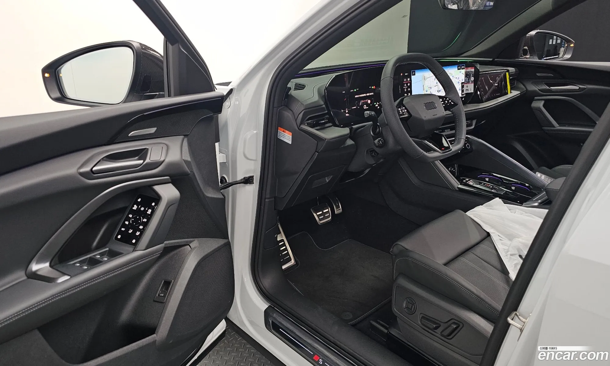 Audi Q5 2025 WAUZZZGU4S2130328 — 24