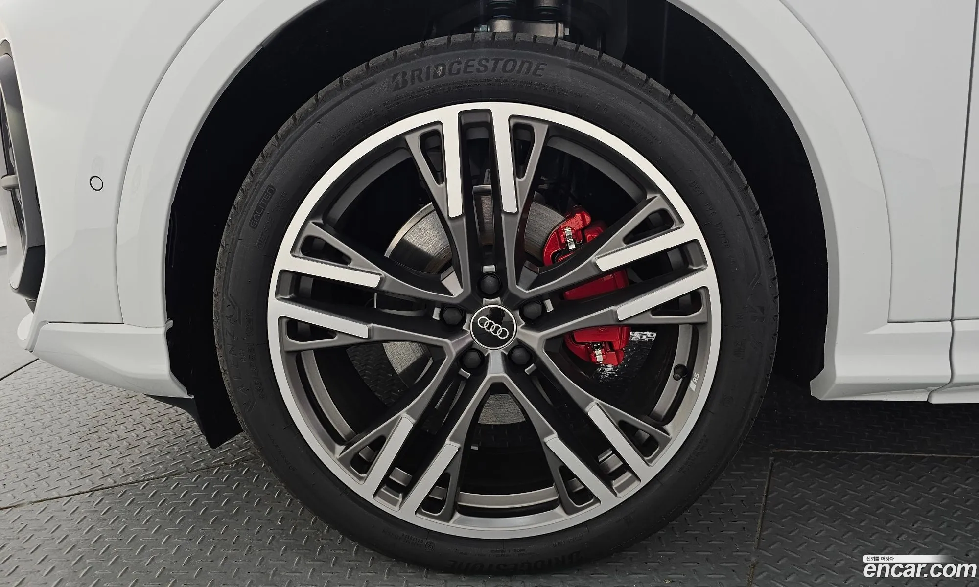 Audi Q5 2025 WAUZZZGU4S2130328 — 6