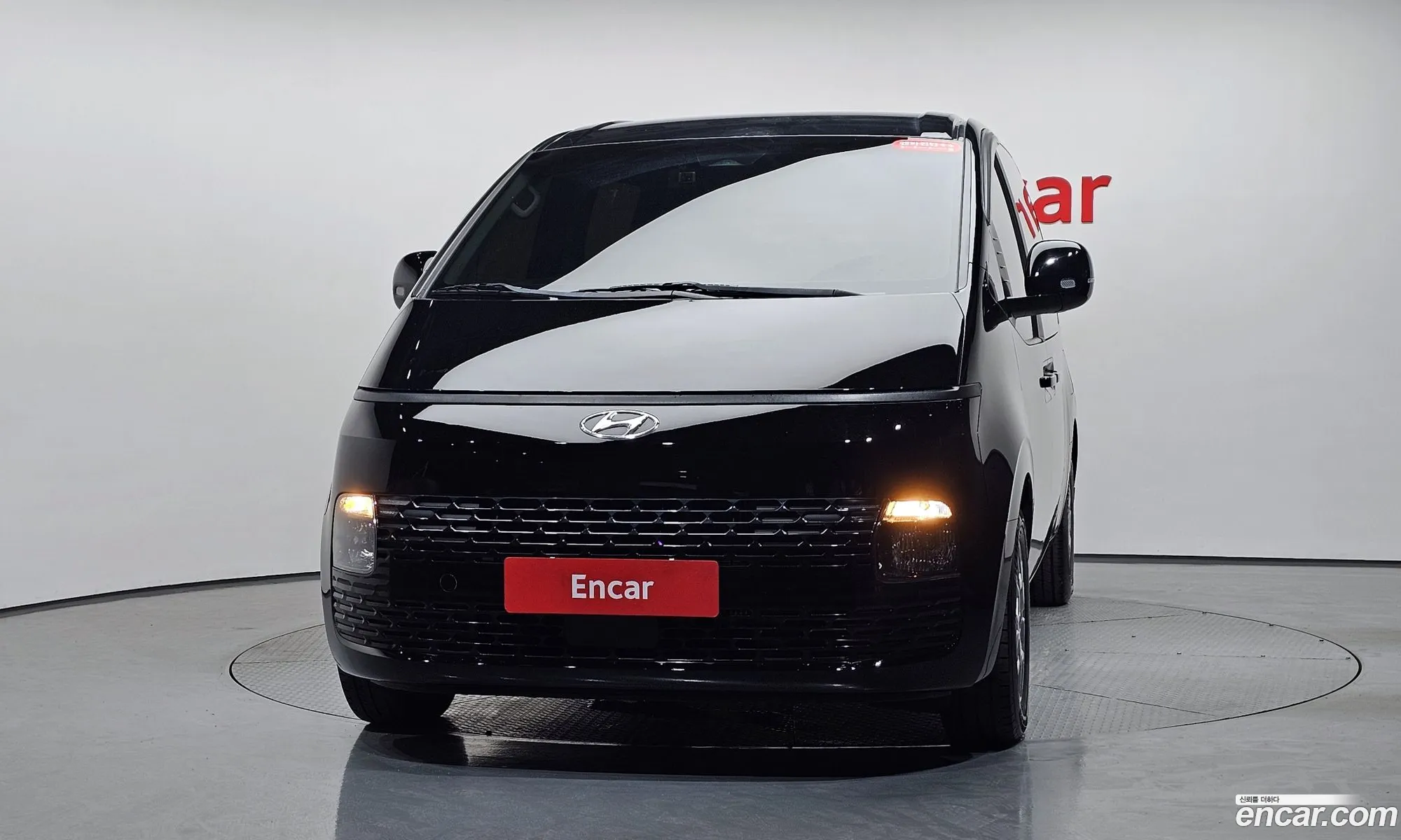 Hyundai Staria 2023 — 2