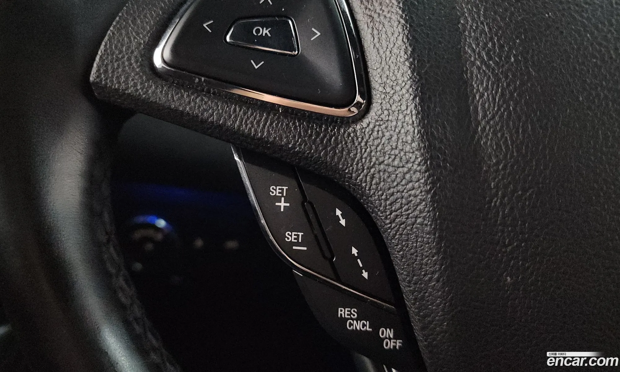 Lincoln MKC 2017 5LMCJ3D90HUL67708 — 16