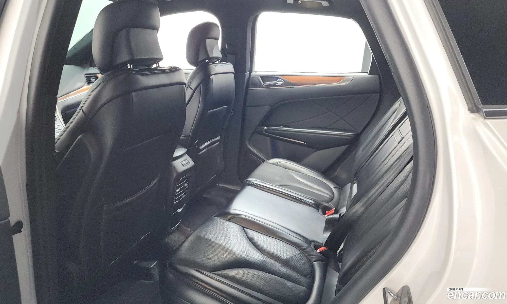 Lincoln MKC 2017 5LMCJ3D90HUL67708 — 7