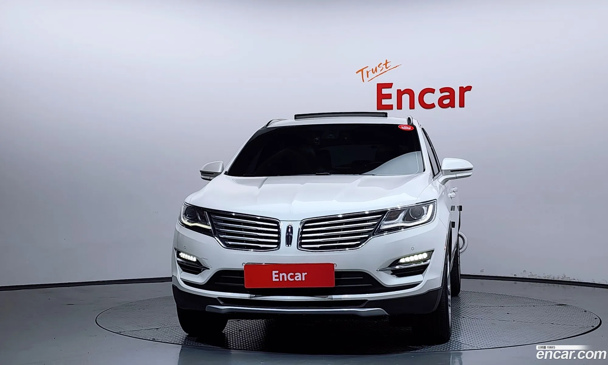 Lincoln MKC 2017 5LMCJ3D90HUL67708 — 17