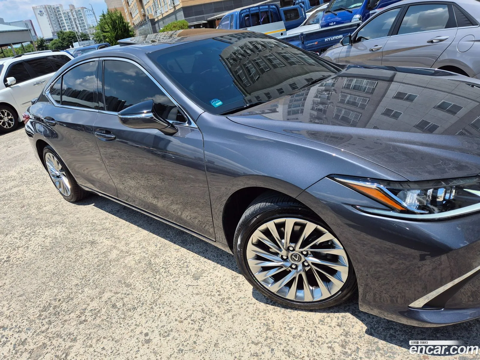 Lexus ES300h 7th Gen 2023 — 15