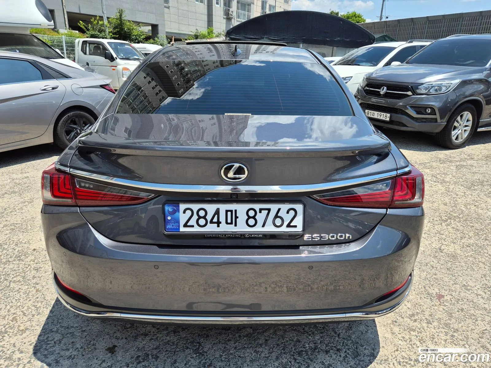 Lexus ES300h 7th Gen 2023 — 20