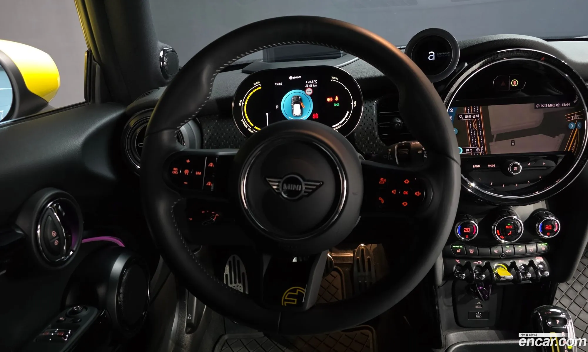 Mini Cooper Electric 2023 — 6