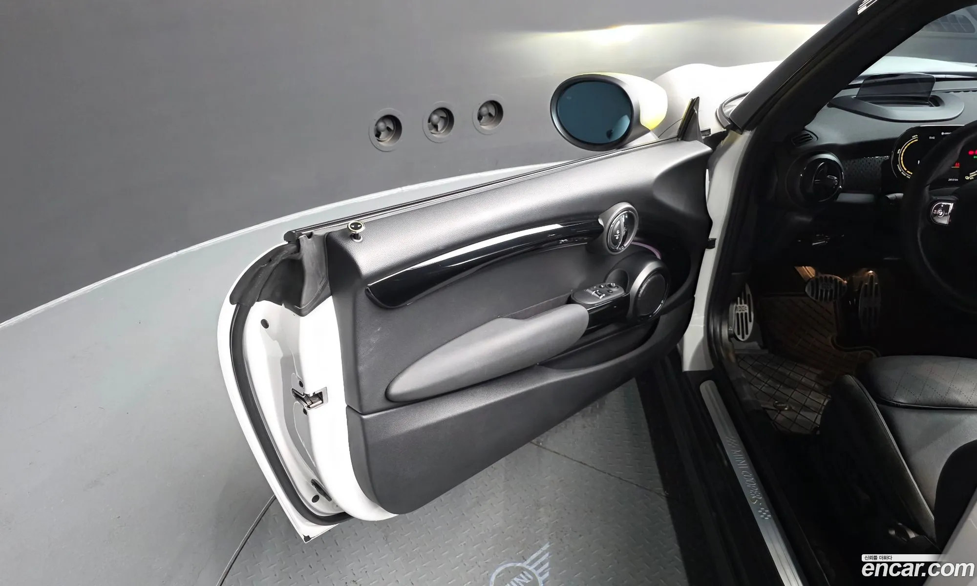 Mini Cooper Electric 2023 — 22