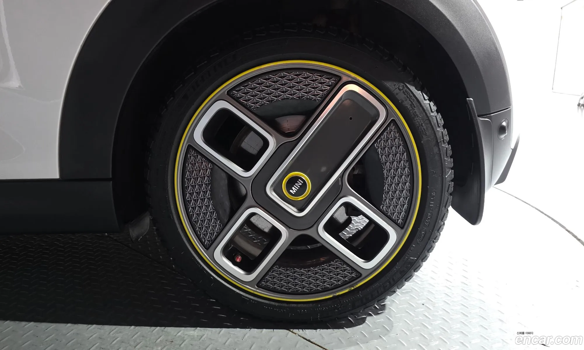 Mini Cooper Electric 2023 — 34